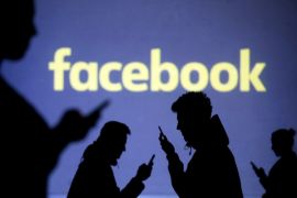 Facebook bekukan 115 akun pada malam pemilu AS