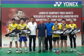 Rudy Hartono kolaborasi dengan Yonex ciptakan raket murah