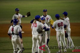 Jen Pawol akan ukir sejarah sebagai wasit putri pertama di MLB