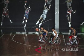 LATIHAN ATLET WHEELCHAIR BASKETBALL INDONESIA Page 1 Small