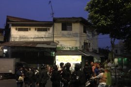 Polisi bubarkan tawuran bom molotov Gang Harlan