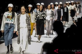 Peragaan Busana Cottonink