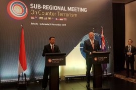 Pemerintah dan perusahaan media sosial harus berbagi tanggung jawab melawan terorisme