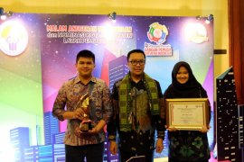 Jilbab anti tembem sabet penghargaan Kemenpora