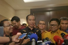 Jokowi tahu pendukungnya dari salaman