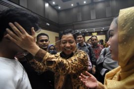 VONIS EMPAT TAHUN PENJARA UNTUK AHMAD HIDAYAT MUS Page 1 Small