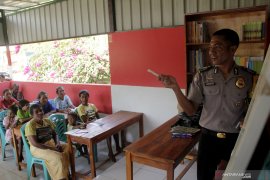 RUMAH MERAH PUTIH DI PERBATASAN INDONESIA-TIMOR LESTE Page 2 Small