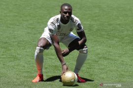 Real Madrid perkenalkan pemain belakang baru