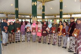 Ratusan ASN Sleman menerima Satya Lencana Karya Satya