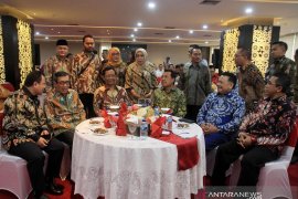 Mahfud MD sarankan para advokat bersatu