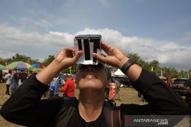 FOTO - Momen Langka Gerhana Matahari Cincin di Siak Page 7 Small