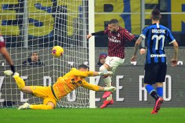 Inter puncaki klasemen setelah balik menang 4-2 dalam derbi Milan