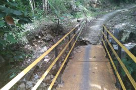 Akses ke Geopark Ciletuh Palabuhan Ratu dikepung banjir dan longsor