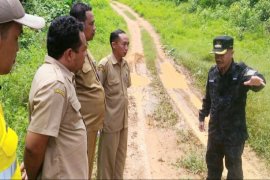 Yulhaidir tinjau sejumlah jalan di Kecamatan Seruyan Hulu