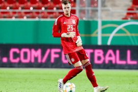 Bayer Leverkusen merekrut kiper muda Jerman Lennart Grill