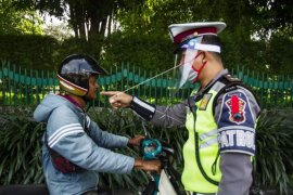 Pengawasan pintu masuk mudik lebaran Yogyakarta-Jateng Page 1 Small