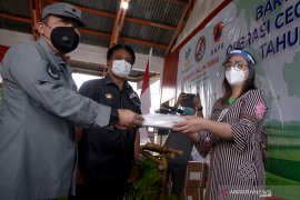 BAKAMLA DISTRIBUSIKAN BANTUAN COAVID-19 DI SANGIHE Page 2 Small