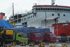 Arus Penyeberangan Merak - Sumatera Meningkat Jelang Libur Panjang Page 1 Small