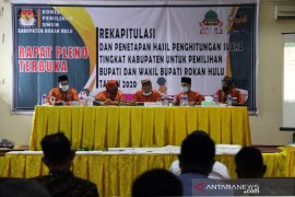 Pleno Penetapan Suara Pilkada Rohul Page 2 Small