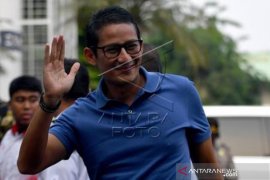 Sandiaga Uno Jabat Menteri Pariwisata dan Ekonomi Kreatif Page 1 Small