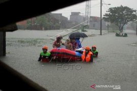 Evakuasi Korban Banjir Page 1 Small