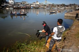 Aksi Bersih Sungai LAntamal VIII Manado Page 4 Small