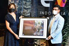 Menkominfo mengapresiasi novel grafis karya penyanyi Agnez Mo