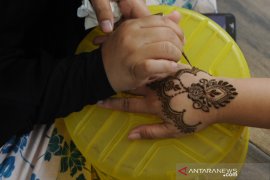 Jasa lukis henna untuk idul fitri Page 2 Small