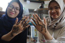 Jasa lukis henna untuk idul fitri Page 4 Small