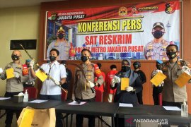 Kriminal sepekan, penangkapan pelaku tawuran hingga polisi gadungan
