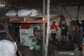 Pemkab Jayawijaya bantu mesin penggiling padi petani OAP