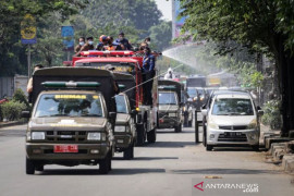 Penyemprotan Disinfektan Serentak Di Kota Tangerang Page 1 Small