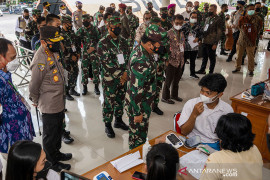 Kunjungan Kerja Panglima TNI di Palu Page 2 Small