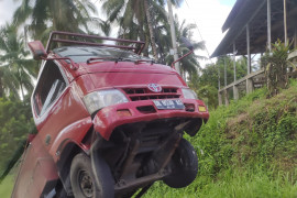 Truk tak mampu menanjak di Jalan Koka-Kembes Page 1 Small