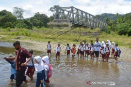 Kegiatan Belajar Di Pedalaman Aceh Saat Pandemi COVID-19 Page 1 Small