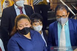 Olivia Nathania, anak penyanyi Nia Daniati,  tersangka kasus rekrutmen CPNS