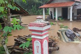 Kemarin, banjir bandang Ponorogo hingga modifikasi cuaca saat Nataru