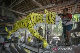 Pembuatan Lampion Shio Macan Air Page 1 Small