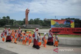 Monumen peringatan Bandung Lautan Api Page 3 Small