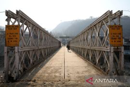 Polisi India buru komplotan diduga pencuri jembatan besi