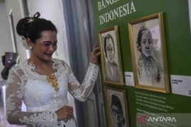 Upacara peringatan Hari Kartini di eks Gedung Stovia Page 2 Small