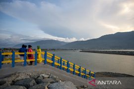 Pantai teluk Palu Kembali Ramai Dikunjungi Page 3 Small