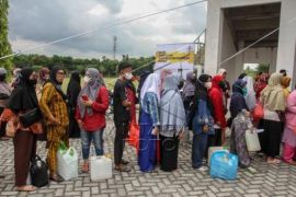 PTPN V Distribusikan Minyak Goreng Murah Di Pekanbaru Page 1 Small