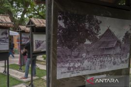 Pameran Foto Sejarah dan Budaya Page 2 Small