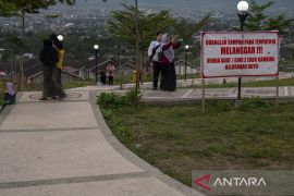 Penerapan Denda Adat bagi Pembuang Sampah Sembarangan Page 1 Small