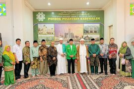 Kunjungan Wantimpres ke Ponpes Babussalam Pekanbaru Page 1 Small