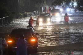 Pakar otomotif ITB ingatkan risiko tersembunyi mobil listrik terjang banjir