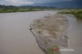 Sedimentasi Sungai Palu Akibat Curah Hujan Tinggi Page 2 Small