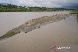 Sedimentasi Sungai Palu Akibat Curah Hujan Tinggi Page 3 Small