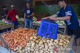 Harga Bahan Pangan di Palu Terkendali Jelang Nataru Page 2 Small